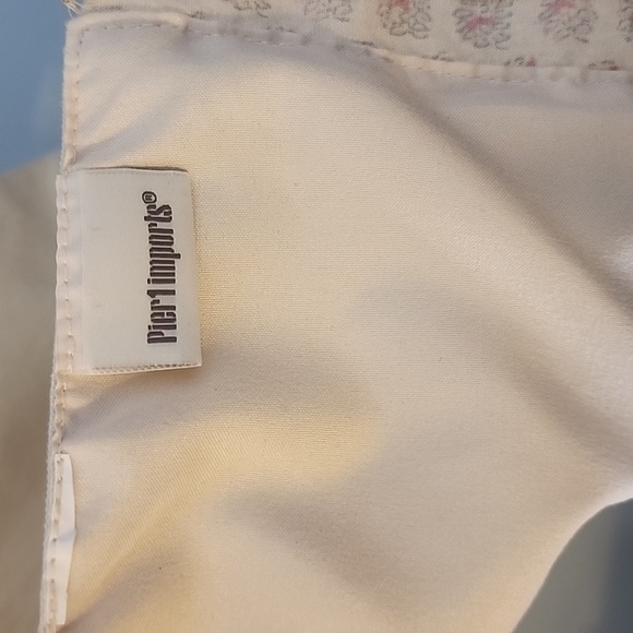 Pier 1 Imports Floral Embroidered Table Runner Wall  Hanging - Picture 4 of 7